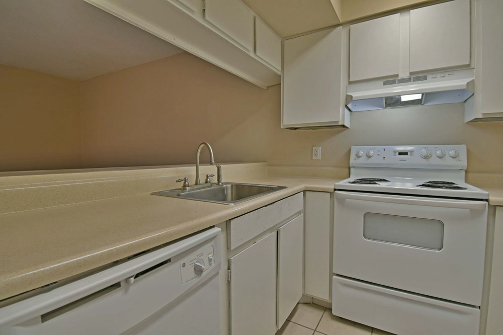 Apartments in Baton Rouge LA Hampton Court Apartments (833) 552 8907 Apartments in Baton Rouge LA Hampton Court Apartments (833) 552 8907