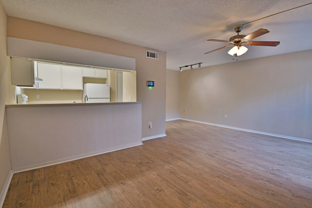 Apartments in Baton Rouge LA Hampton Court Apartments (833) 552 8907 Apartments in Baton Rouge LA Hampton Court Apartments (833) 552 8907